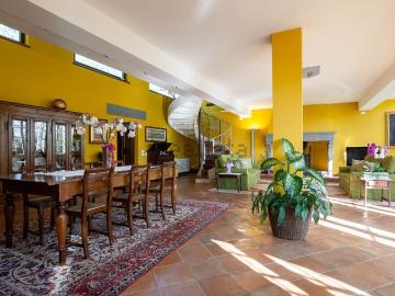 Case e ville in vendita di 320 m² in Via di Villa Paola, 335