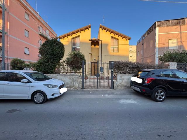 Case e ville in vendita di 320 m² in Via Filippo Juvara