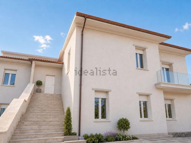 Case e ville in vendita di 320 m² in Via I.Nievo