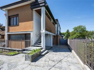 Case e ville in vendita di 320 m² in Via Libertà, 31