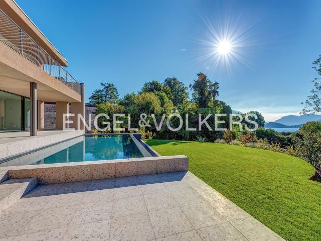 Case e ville in vendita di 320 m² in Via Nazario Sauro
