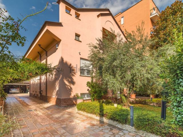 Case e ville in vendita di 320 m² in Via Niccolò Machiavelli, 19