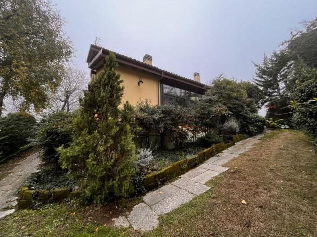 Case e ville in vendita di 320 m² in Via Santa Rosa