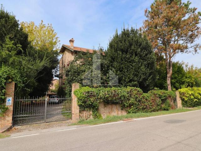 Case e ville in vendita di 320 m² in Via Pioppa