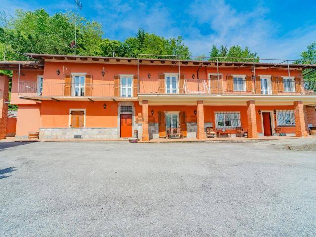 Case e ville in vendita di 320 m² in Via Primo Maggio, 12