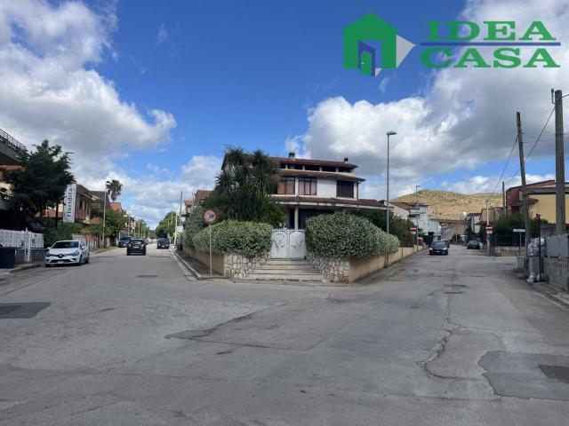 Case e ville in vendita di 320 m² in Via Raffaele Pancaro, 20