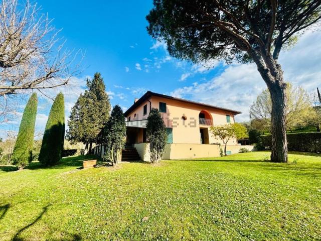 Case e ville in vendita di 320 m² in Via Ranci
