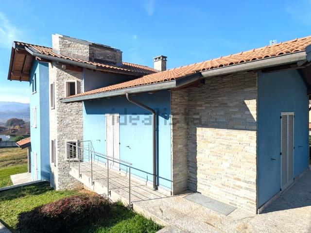 Case e ville in vendita di 320 m² in Via Rimembranza, 20