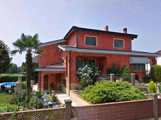 Case e ville in vendita di 320 m² in Via Vimercati, 33