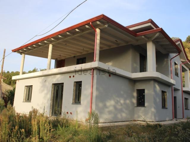 Case e ville in vendita di 320 m² in Contrada Pianette
