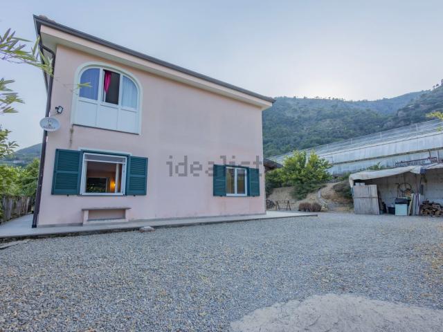 Case e ville in vendita di 320 m² in Località Casette, 8