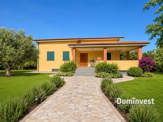 Case e ville in vendita di 320 m² in Località Matteaccio