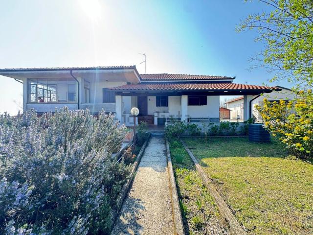 Case e ville in vendita di 320 m² in Strada Collina Ronzone, 14