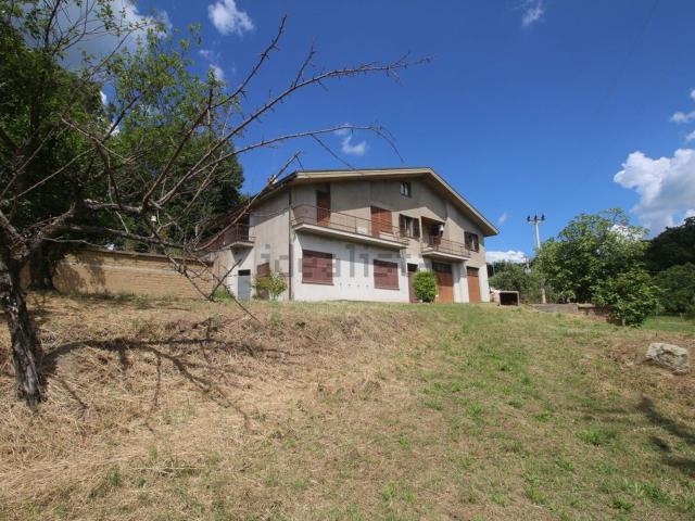 Case e ville in vendita di 320 m² in Strada Casalone