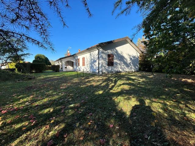 Case e ville in vendita di 320 m² in Strada della Fontana