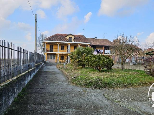 Case e ville in vendita di 320 m² in Strada Santa Maria, 31