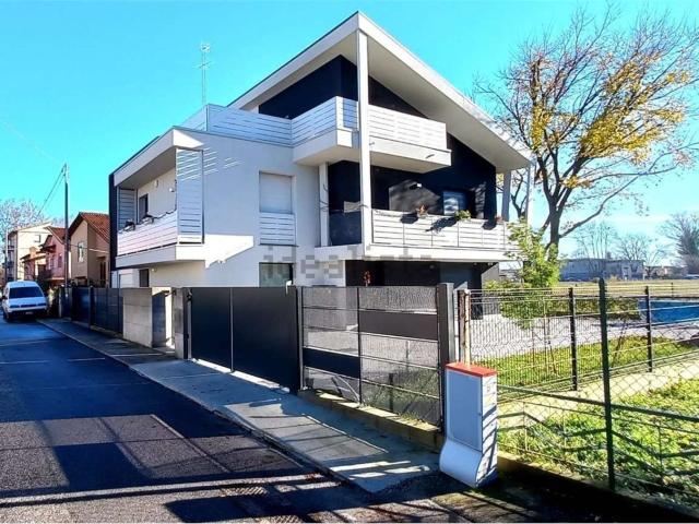 Case e ville in vendita di 321 m²