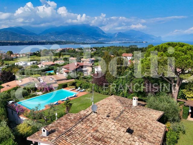 Case e ville in vendita di 322 m²
