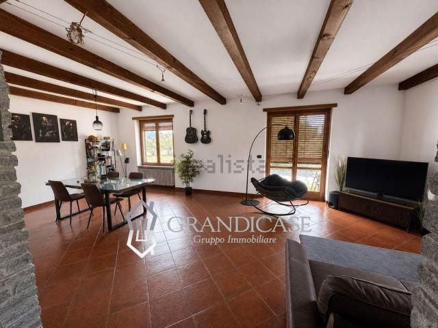 Case e ville in vendita di 322 m² in Via Chivasso, 125