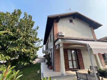 Case e ville in vendita di 322 m² in Via Don G. B. Sapino, 32