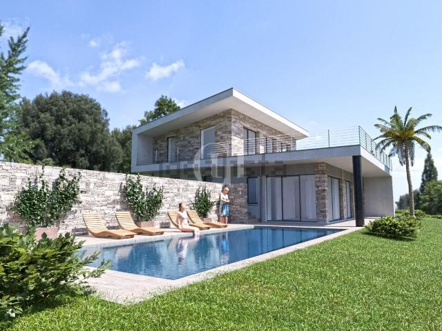 Case e ville in vendita di 322 m² in Via Paradiso
