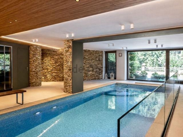 Case e ville in vendita di 323 m²