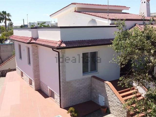 Case e ville in vendita di 323 m²