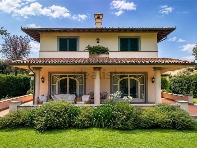 Case e ville in vendita di 323 m² in Via Giuseppe Mazzini, 115