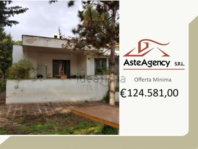 Case e ville in vendita di 323 m² in Via Lido Bruno, 34