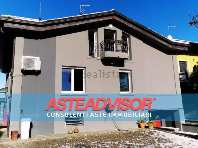 Case e ville in vendita di 323 m² in Via Martiri della Libertà, 9
