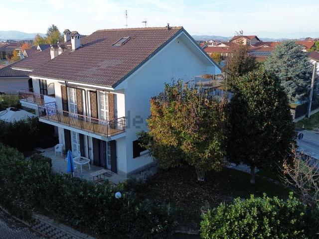 Case e ville in vendita di 323 m² in Via Roma