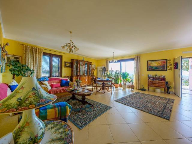 Case e ville in vendita di 323 m² in Largo Costantino, 1