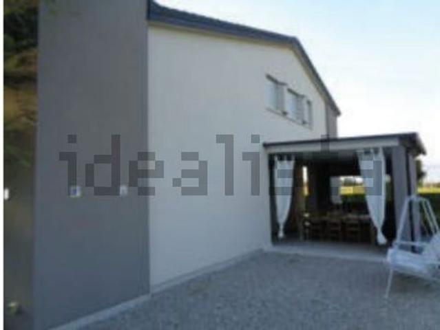 Case e ville in vendita di 324 m² in Via Avenali