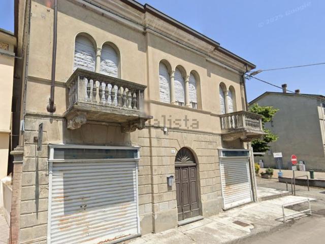 Case e ville in vendita di 324 m² in Via Giuseppe Pampuro, 6