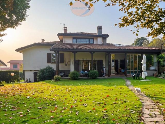 Case e ville in vendita di 324 m² in Via Pier Luigi da Palestrina, 1