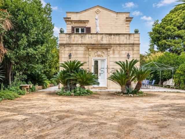 Case e ville in vendita di 324 m² in Viale della Regione Siciliana Nord Ovest