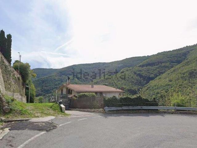Case e ville in vendita di 324 m² in Corso Giuseppe Mazzini