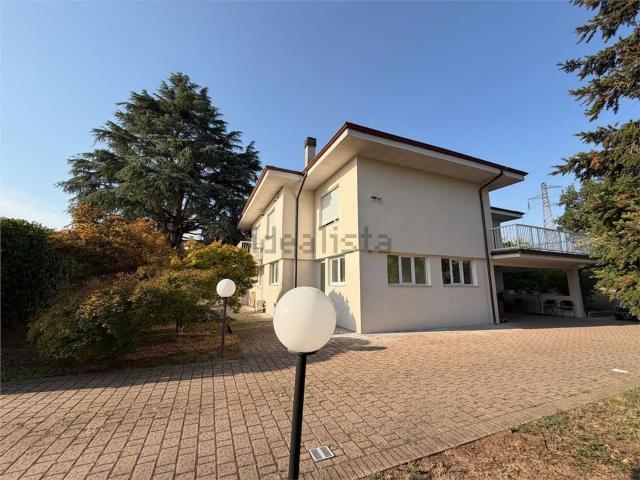 Case e ville in vendita di 324 m² in Frazione Revignano