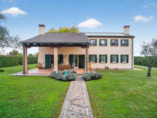 Case e ville in vendita di 325 m²