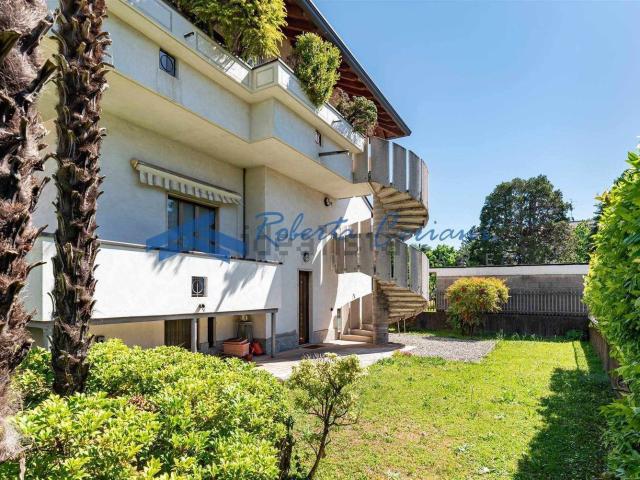 Case e ville in vendita di 325 m² in Via Antonio Gramsci, 6