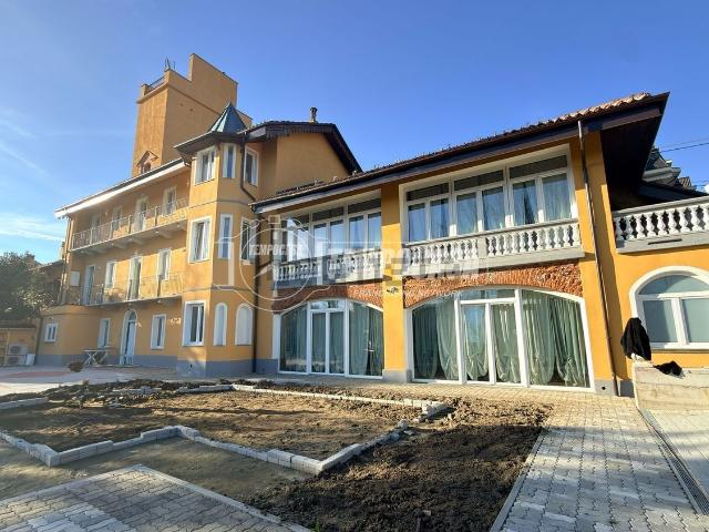 Case e ville in vendita di 425 m² in Via Almese