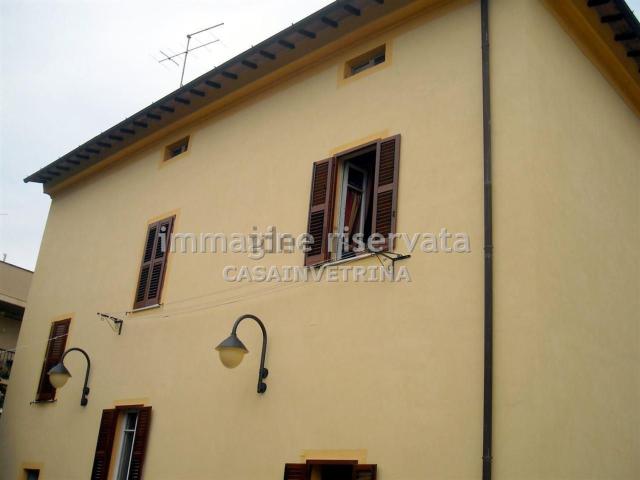 Case e ville in vendita di 325 m² in Via Aurelia Sud