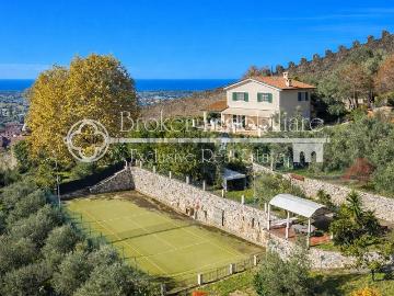 Case e ville in vendita di 325 m² in Via del Giardinaccio