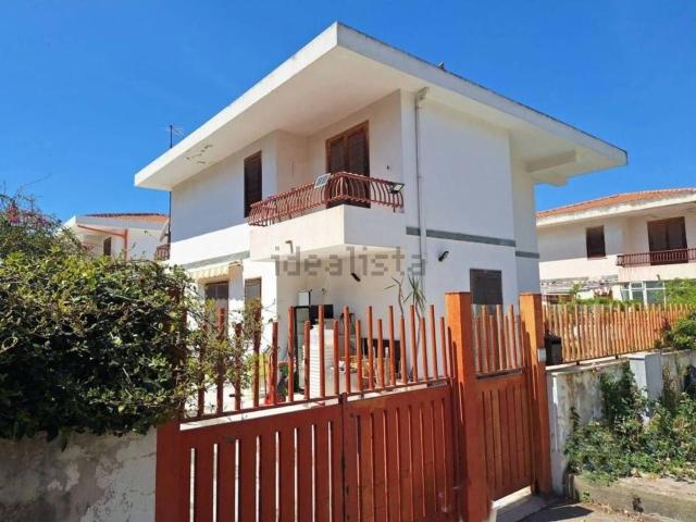 Case e ville in vendita di 325 m² in Via Fondaco Nuovo