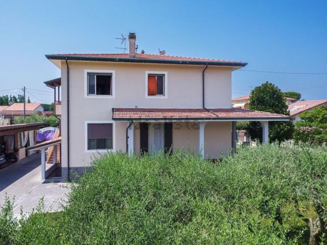 Case e ville in vendita di 325 m² in Via Ospedaletto, 25