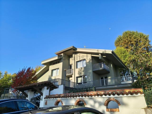 Case e ville in vendita di 325 m² in Via San Rocchetto