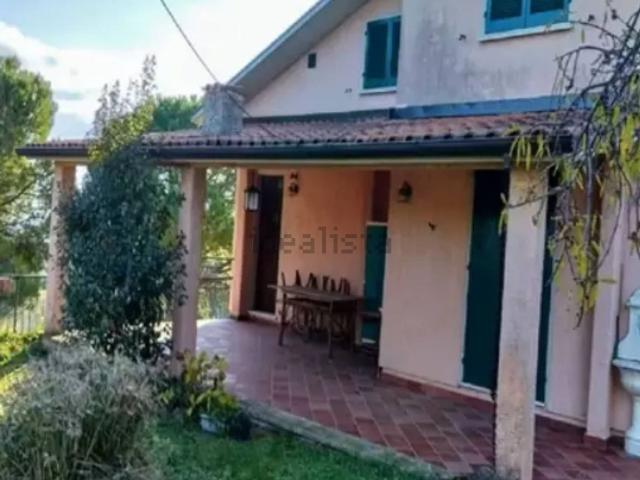 Case e ville in vendita di 325 m² in Via Sant&apos Andrea in Villis
