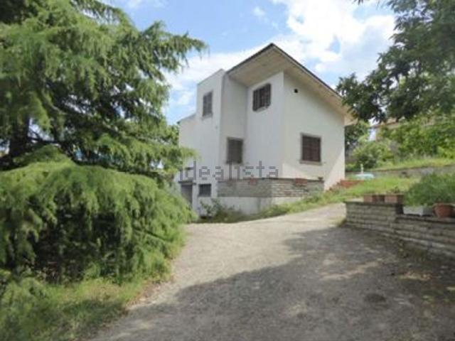 Case e ville in vendita di 3261 m²
