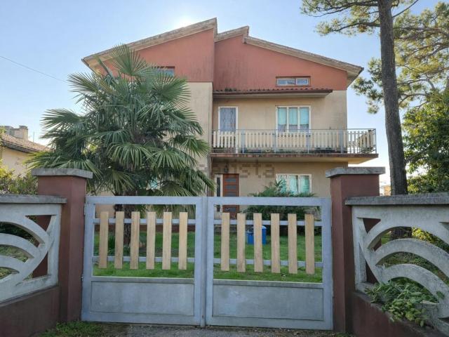 Case e ville in vendita di 326 m²
