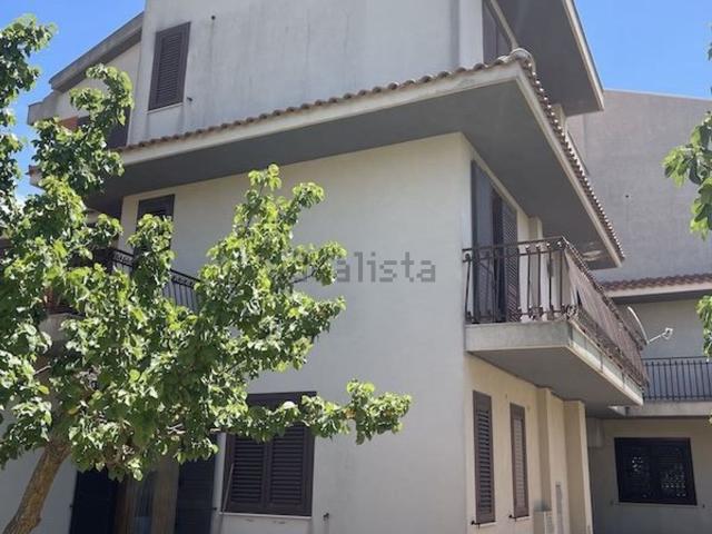Case e ville in vendita di 326 m² in Via Patrasso